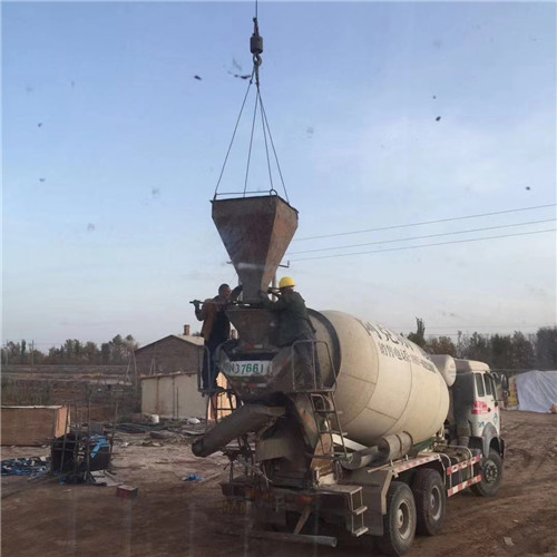 美姑县“精准瞄准”—— 吊车的 “定位导航” 技术