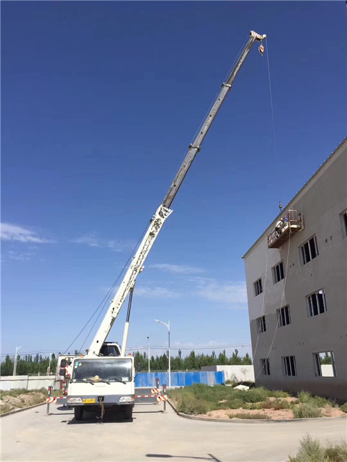 美姑县“轻装强干”—— 吊车的 “轻量化臂架” 技术